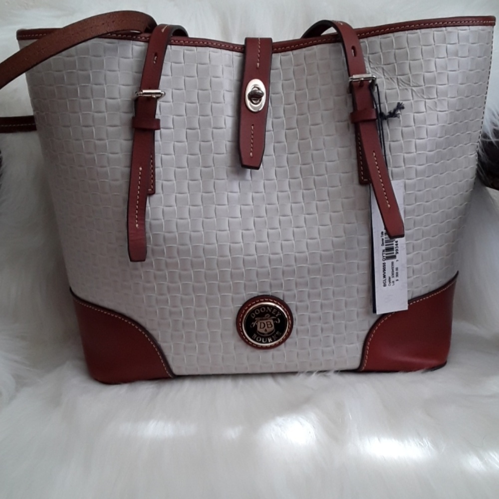 BEAUTIFULLY MADE DOONEY and BOURKE TOTE - Picture 2 of 4